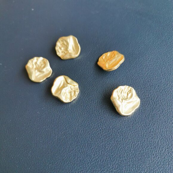 Set Of 5 Gold Hammered Style Buttons 18mm / 0.7" - Picture 2 of 4